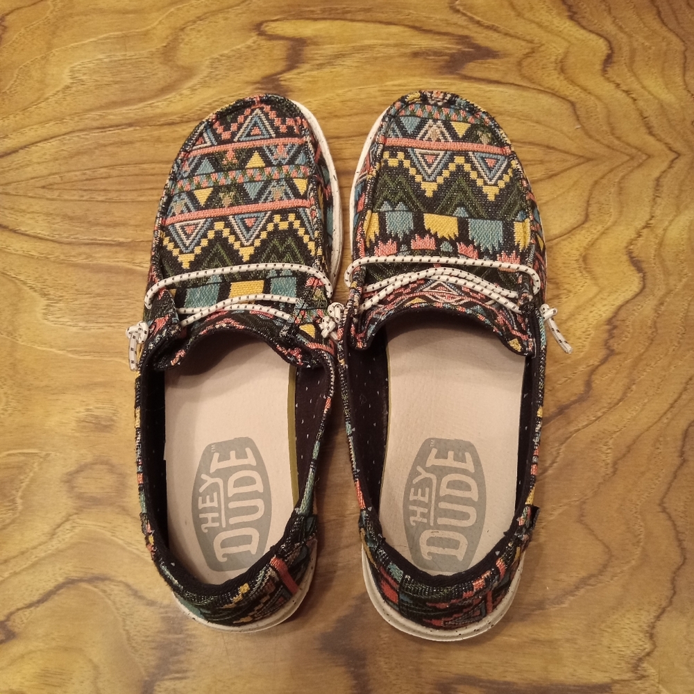 Hey Dude Women's Slip-on Loafers Multicolor Geometric Design Exclusive Size 7 - Picture 3 of 5